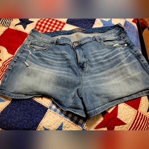 Torrid size 20 Jean shorty shorts